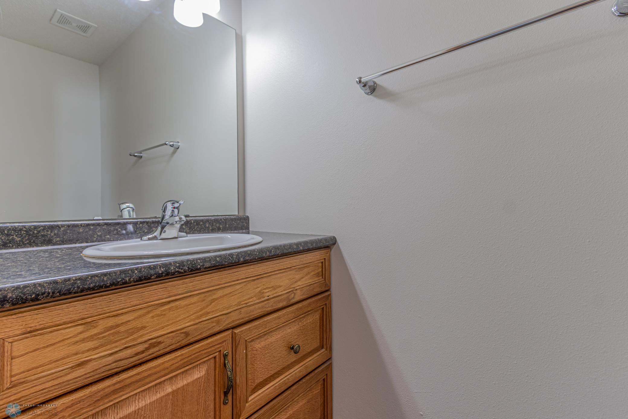 4252 Estate Dr S Fargo, ND-13.jpg
