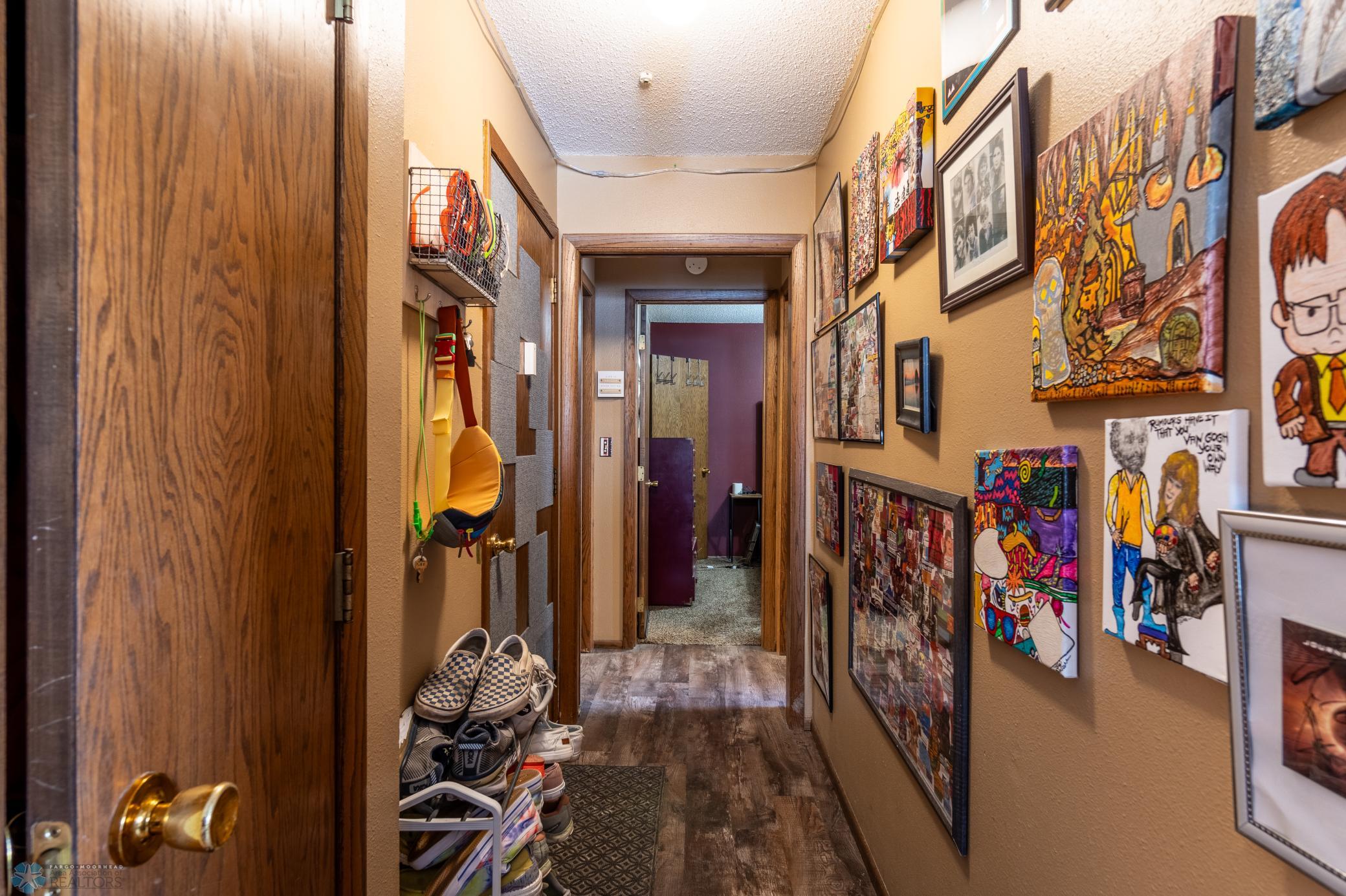 Hallway to bedrooms/bathroom