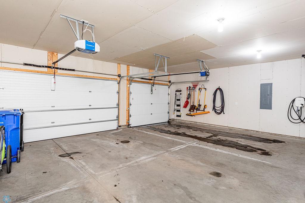Insulated 3-car garage
