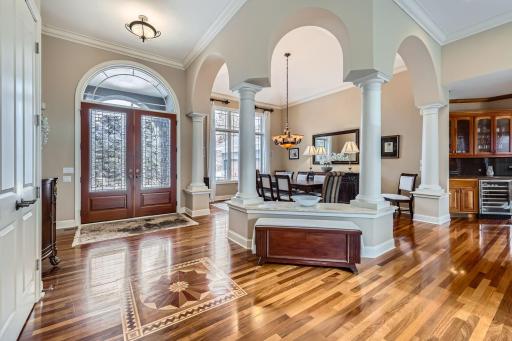 18767 Bearpath Trail, Eden Prairie, MN 55347