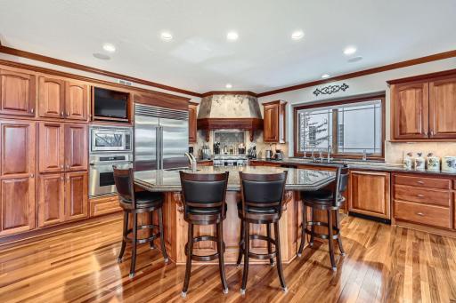 Huge Center island kitchen with grantite CT