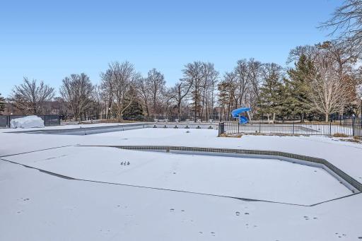 18767 Bearpath Trail, Eden Prairie, MN 55347