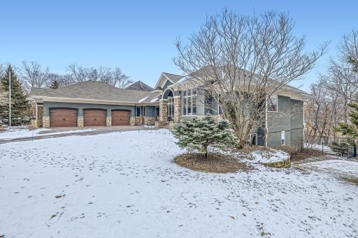 18767 Bearpath Trail, Eden Prairie, MN 55347