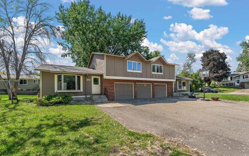 4601-4609 Xylon Avenue N, Minneapolis, MN 55428
