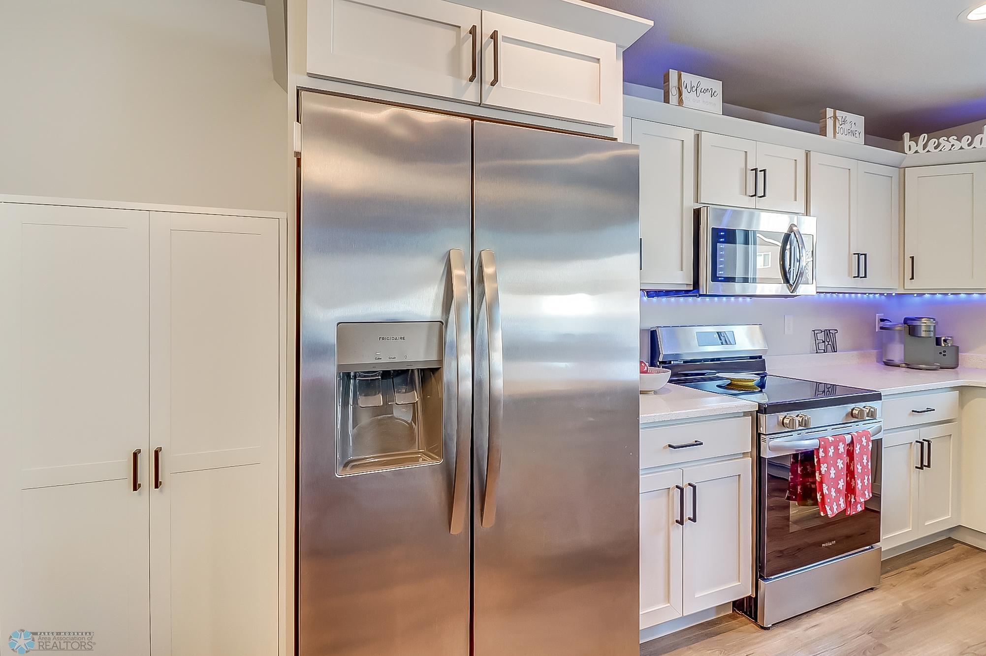 Kitchen1_3.jpg