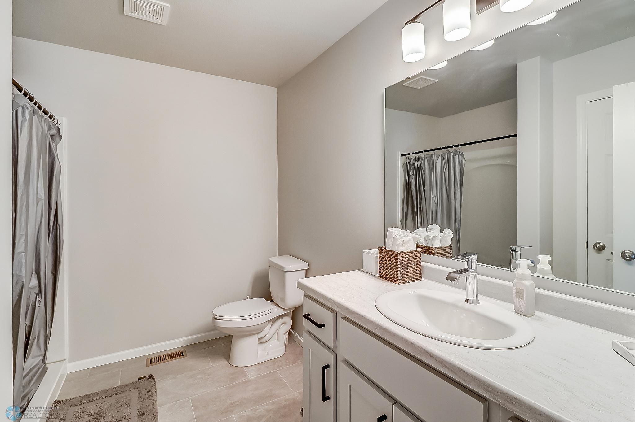 Primary Bathroom1_1.jpg