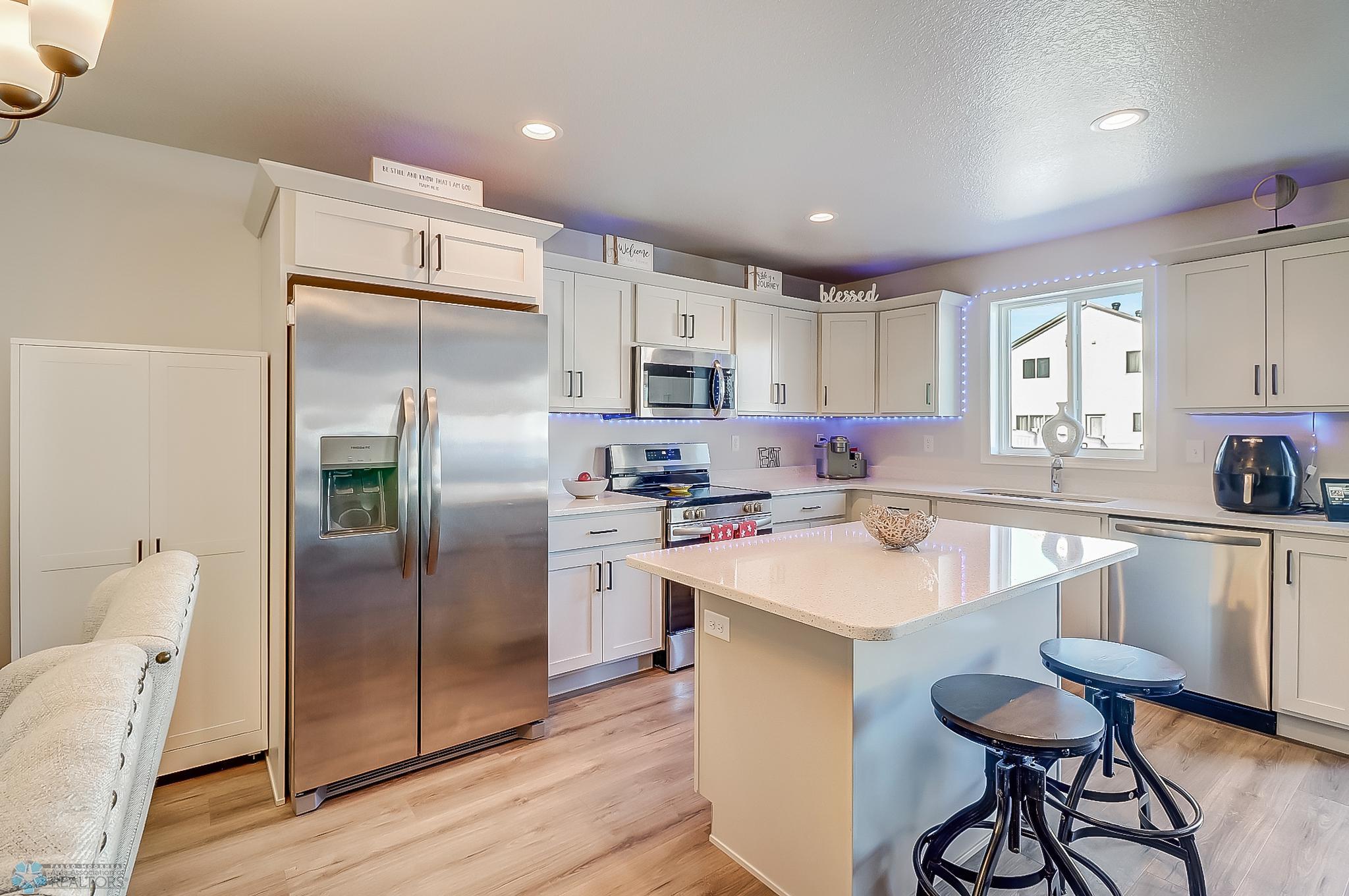 Kitchen1_2.jpg