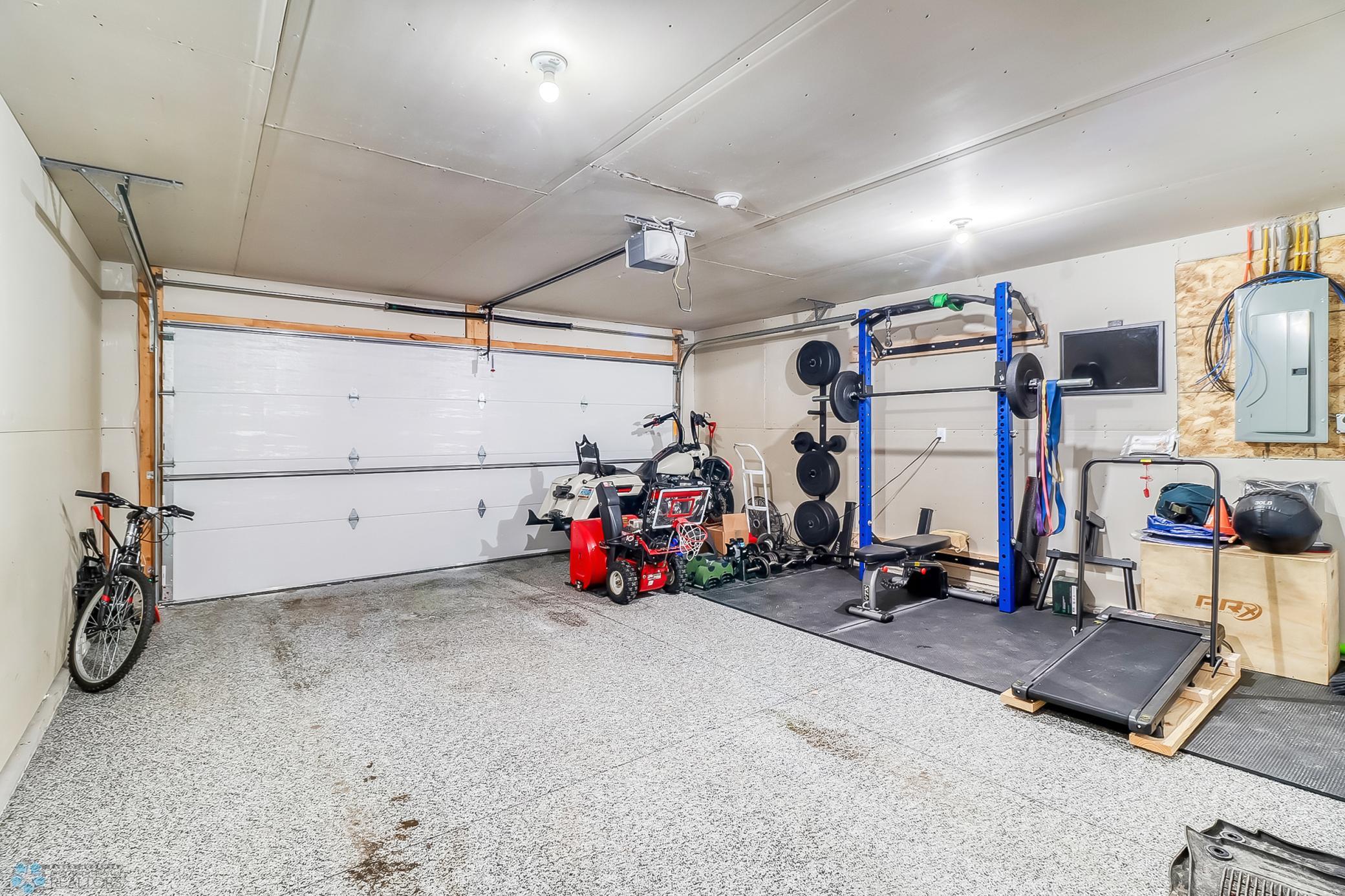 Garage1_1.jpg