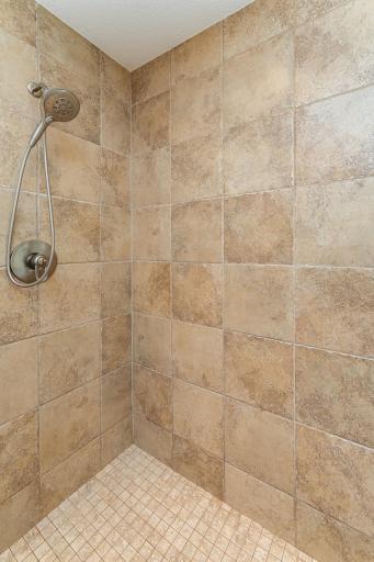 3942 Autumn Lake Court SW, Rochester, MN 55902