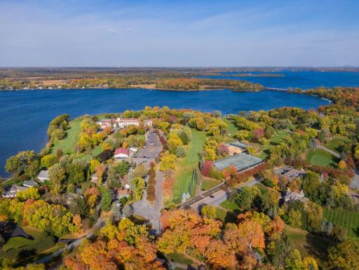 Lafayette Ridge Association is within close proximity to the Lafayette Country Club.
