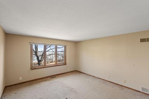 Remodel or construct a new home in the Lafayette Ridge neighborhood of Minnetonka Beach, one of Lake Minnetonka's most beloved cities.