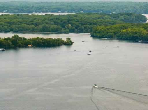 Remodel or construct a new home in the Lafayette Ridge neighborhood of Minnetonka Beach, one of Lake Minnetonka's most beloved cities.