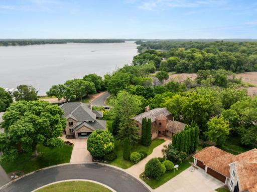 Remodel or construct a new home in the Lafayette Ridge neighborhood of Minnetonka Beach, one of Lake Minnetonka's most beloved cities.