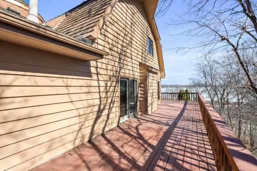 Remodel or construct a new home in the Lafayette Ridge neighborhood of Minnetonka Beach, one of Lake Minnetonka's most beloved cities.