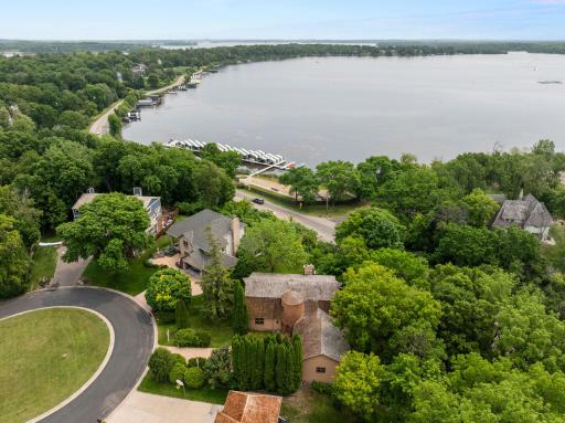 Remodel or construct a new home in the Lafayette Ridge neighborhood of Minnetonka Beach, one of Lake Minnetonka's most beloved cities.