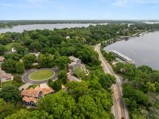 Remodel or construct a new home in the Lafayette Ridge neighborhood of Minnetonka Beach, one of Lake Minnetonka's most beloved cities.