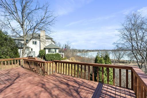 Remodel or construct a new home in the Lafayette Ridge neighborhood of Minnetonka Beach, one of Lake Minnetonka's most beloved cities.