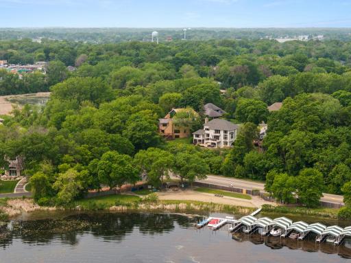 Remodel or construct a new home in the Lafayette Ridge neighborhood of Minnetonka Beach, one of Lake Minnetonka's most beloved cities.