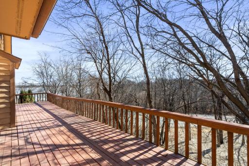 Remodel or construct a new home in the Lafayette Ridge neighborhood of Minnetonka Beach, one of Lake Minnetonka's most beloved cities.