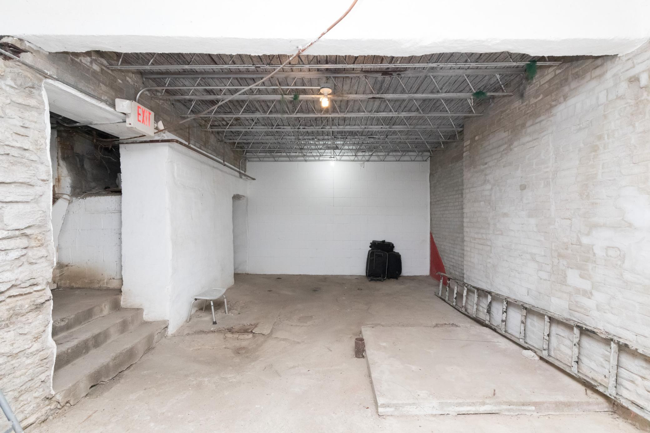 Large Basement - could be addn unit/FSF