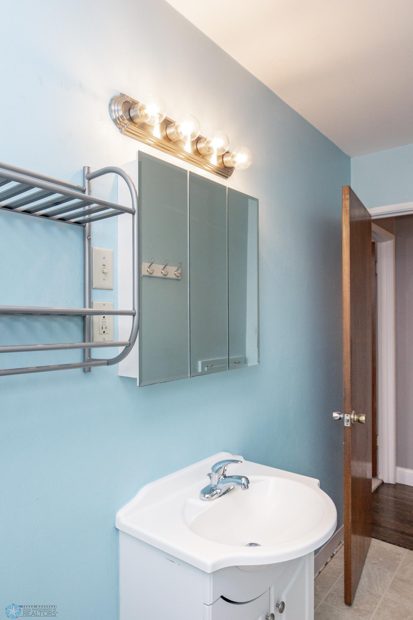 Bathroom 1 - Full