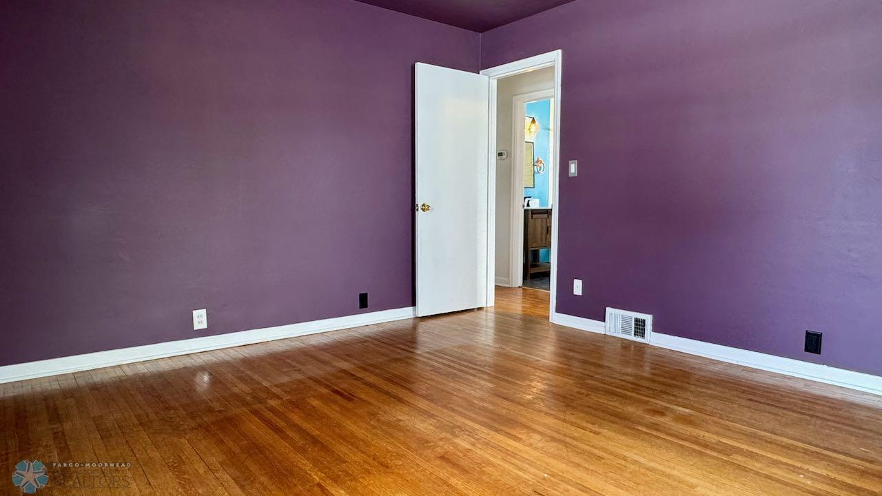 (15) Primary Bedroom.jpeg