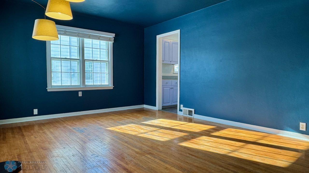 (9) Living Room.jpeg