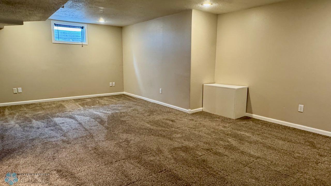 (23) Family Room.jpeg