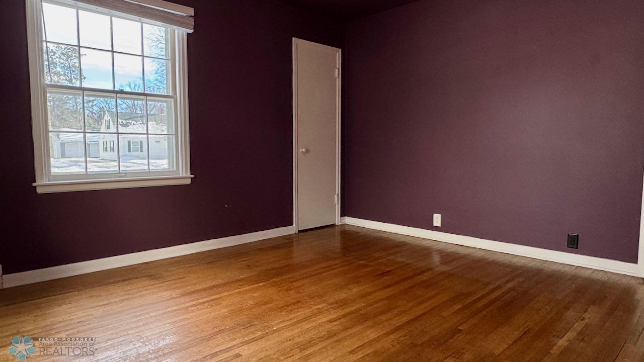 (14) Primary Bedroom.jpeg