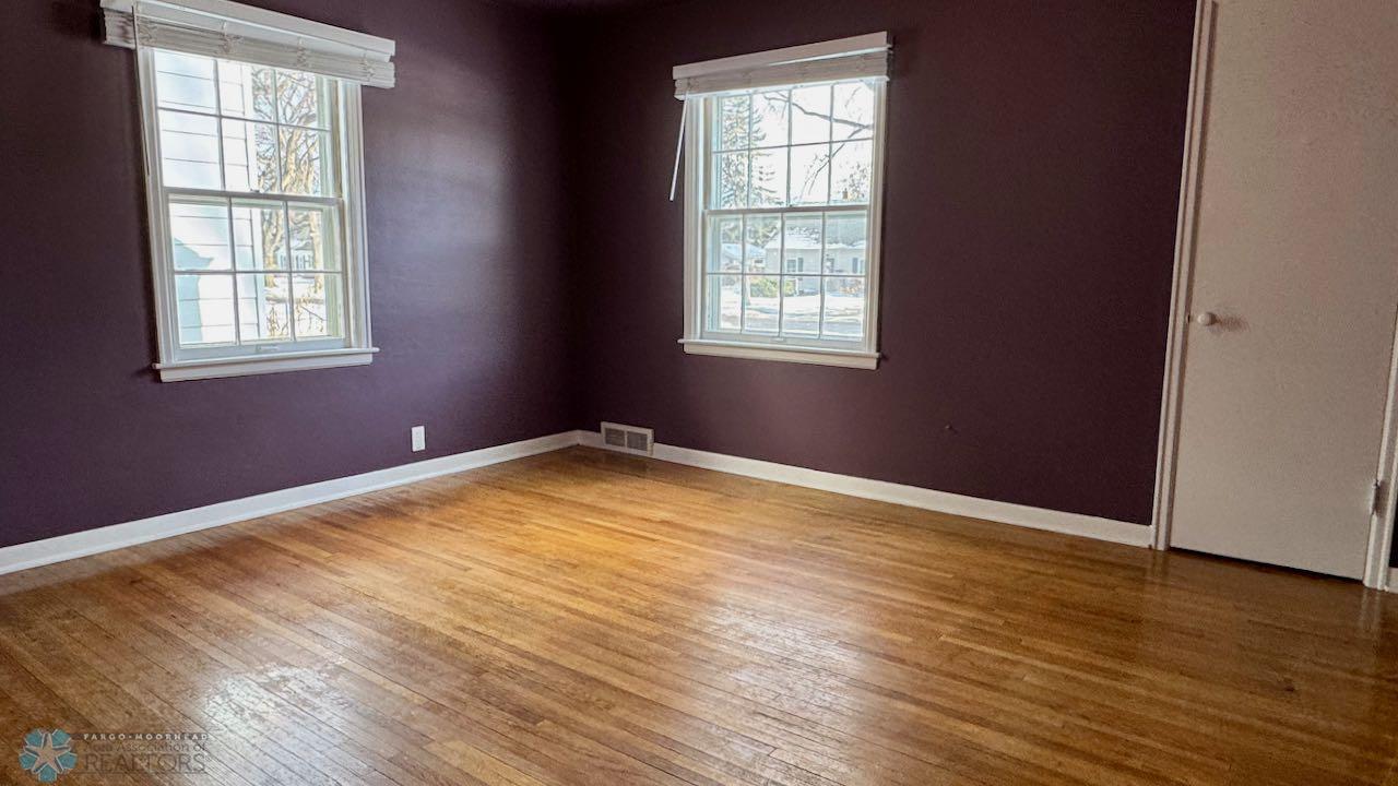 (16) Primary Bedroom.jpeg