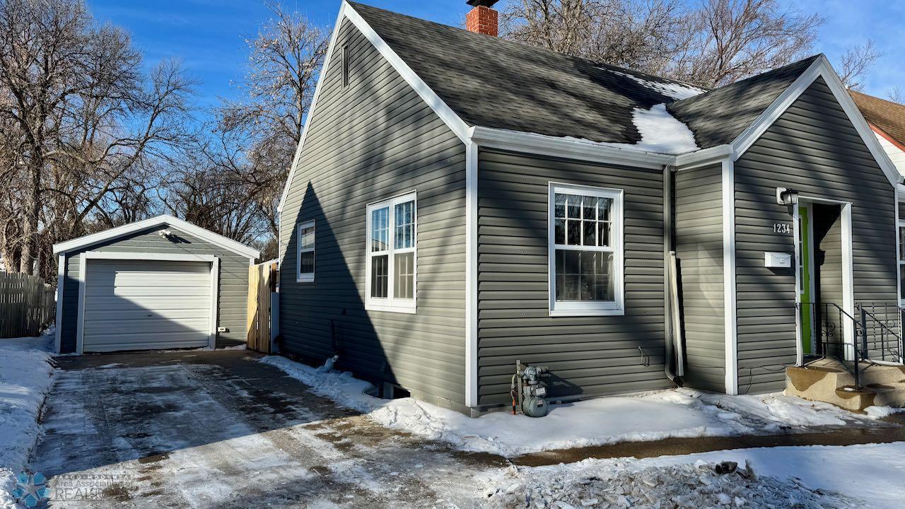 (4) Front of Home.jpeg