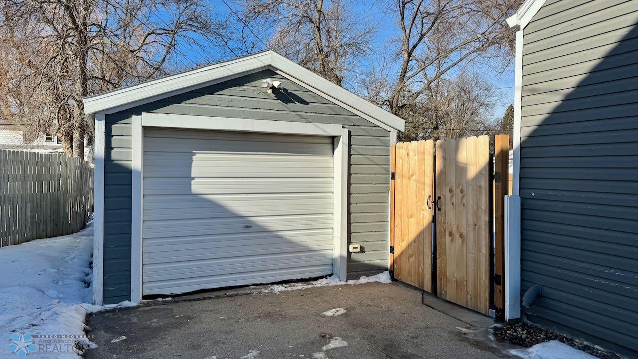 (5) One Stall Garage.jpeg