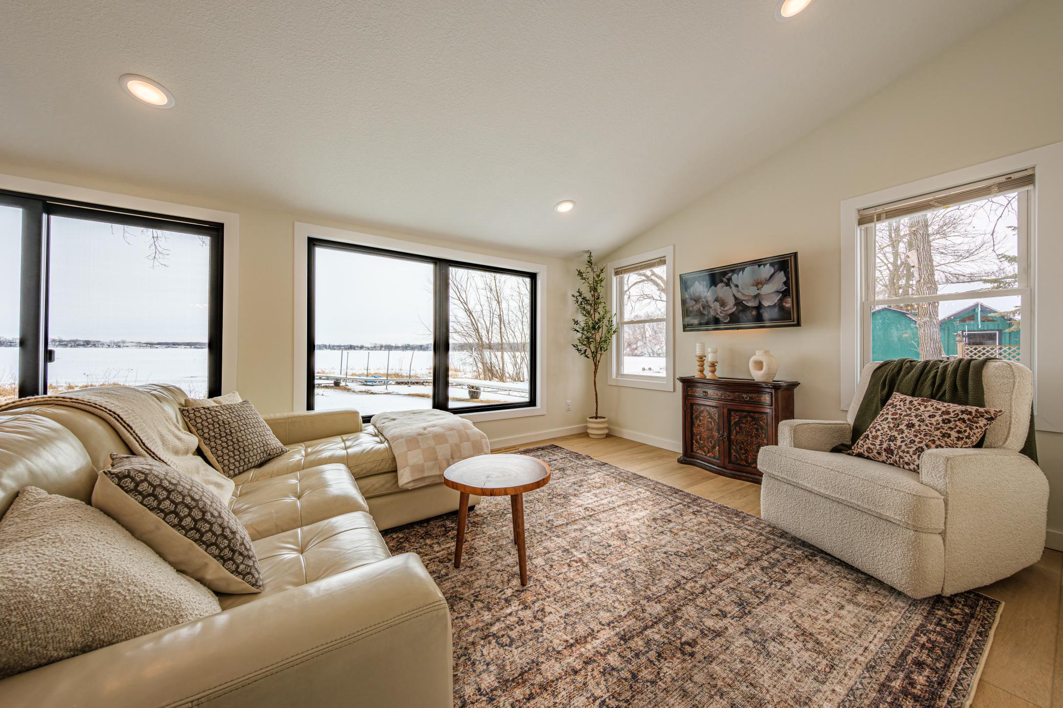 Welcome to expansive views, modern living, and ultimate relaxation on Lake Manuella!