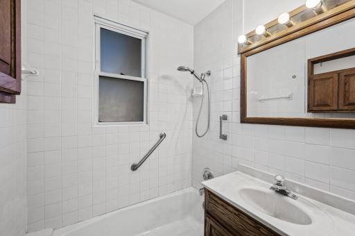 17_4532_43rd_Ave_S17_mls.jpg