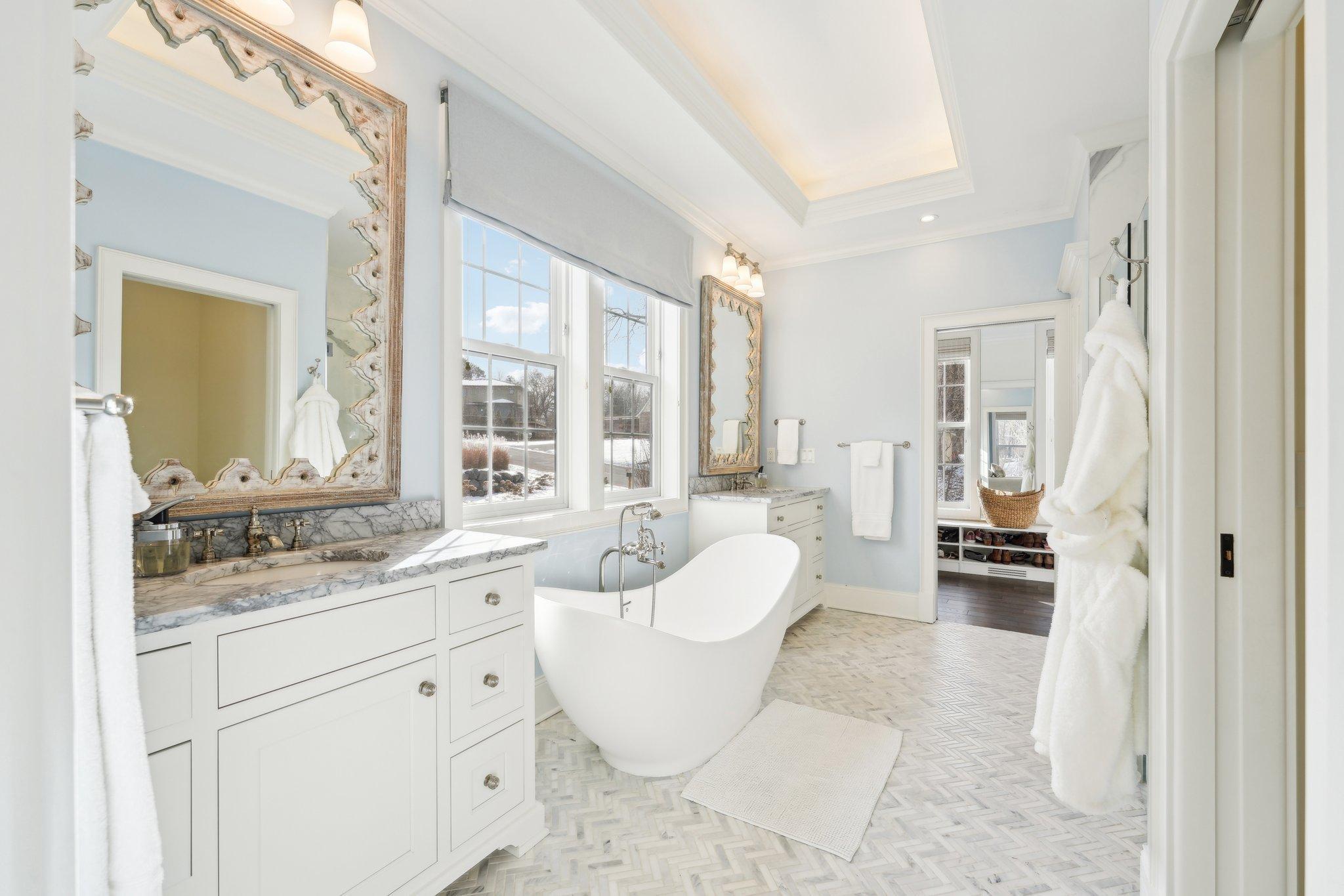 37-web-or-mls-Willow Ln-043.jpg