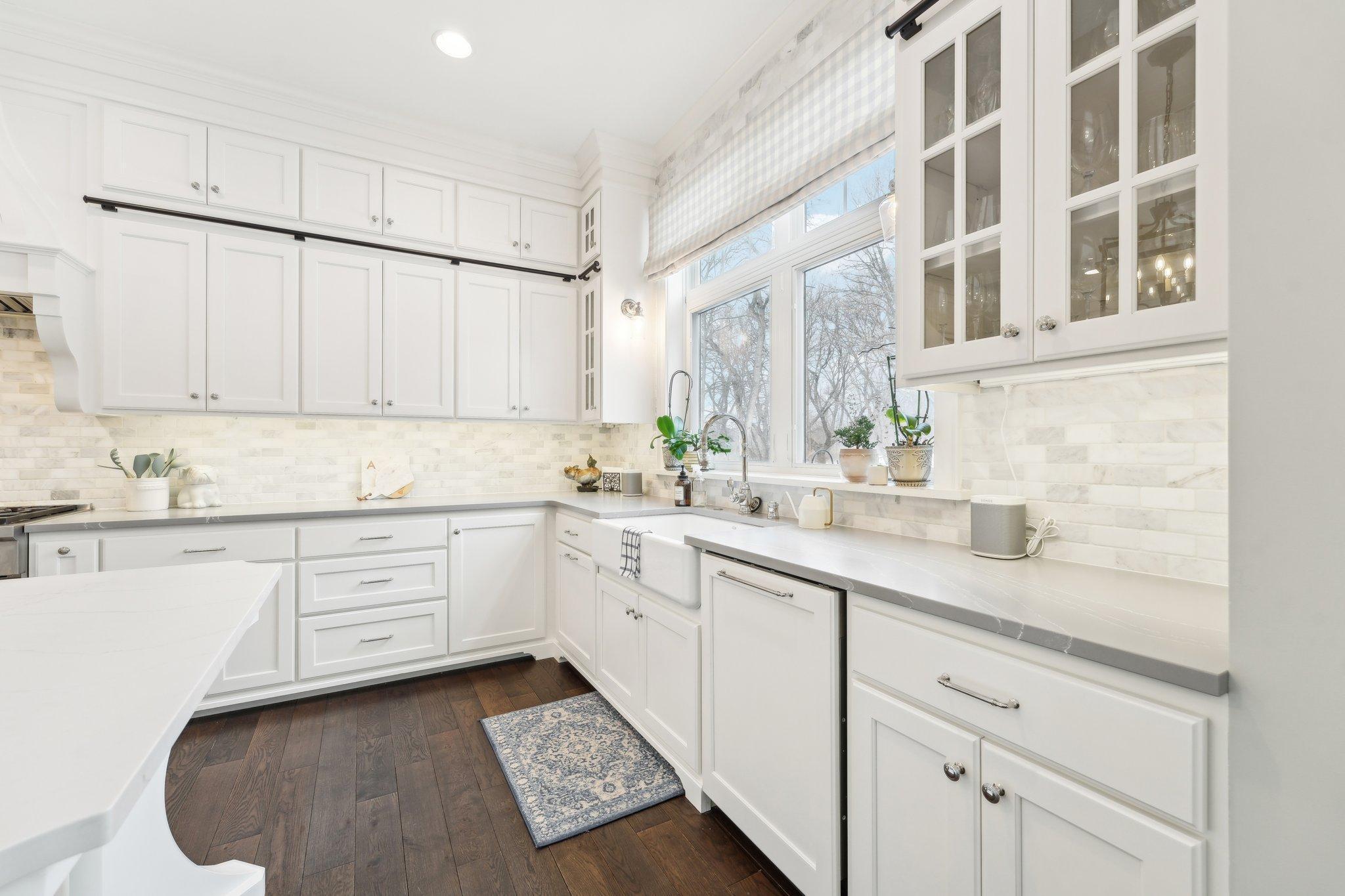 14-web-or-mls-Willow Ln-017.jpg