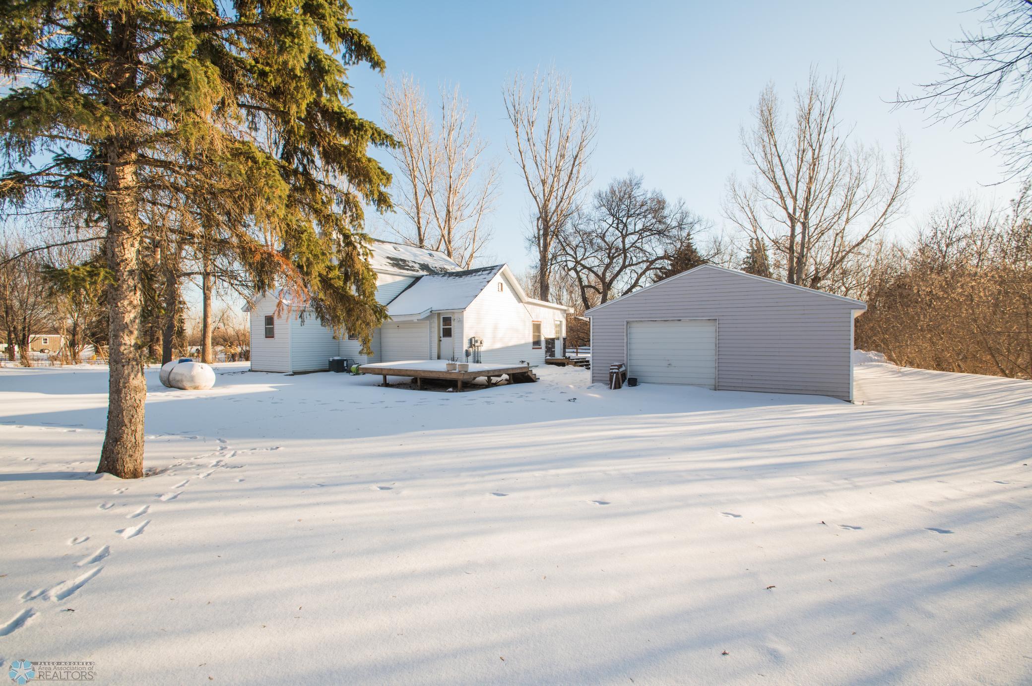 Rear Exterior & Garage