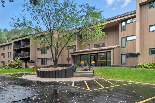 705 E Burnsville Parkway, 215, Burnsville, MN 55337