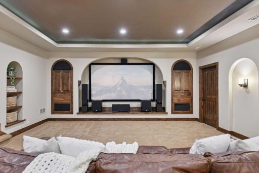 7260 Willow Creek Road, Eden Prairie, MN 55344