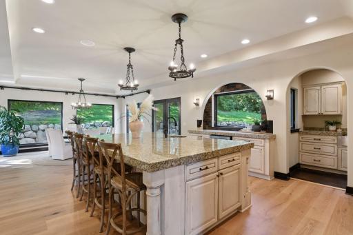 7260 Willow Creek Road, Eden Prairie, MN 55344