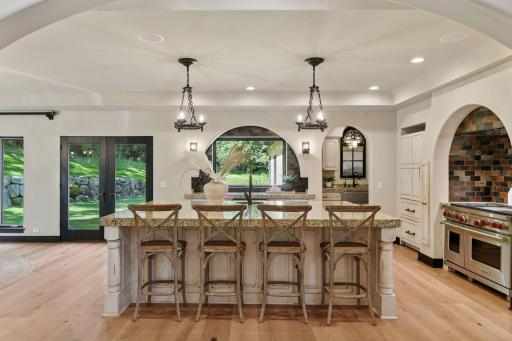 7260 Willow Creek Road, Eden Prairie, MN 55344