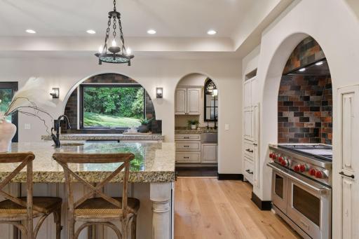 7260 Willow Creek Road, Eden Prairie, MN 55344