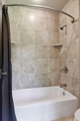 7260 Willow Creek Road, Eden Prairie, MN 55344