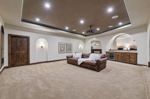 7260 Willow Creek Road, Eden Prairie, MN 55344