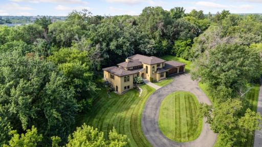 7260 Willow Creek Road, Eden Prairie, MN 55344