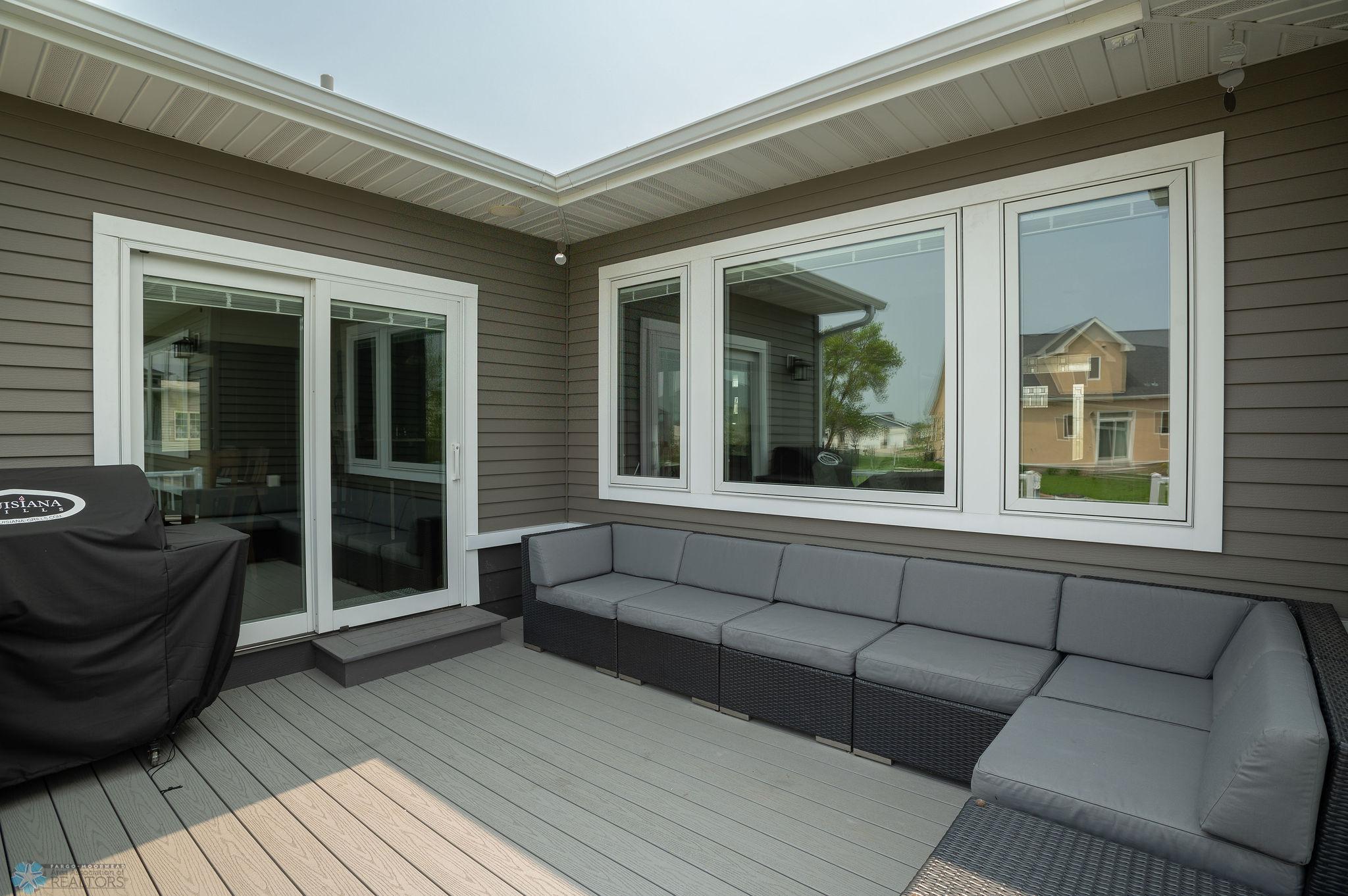 back maintenance-free deck