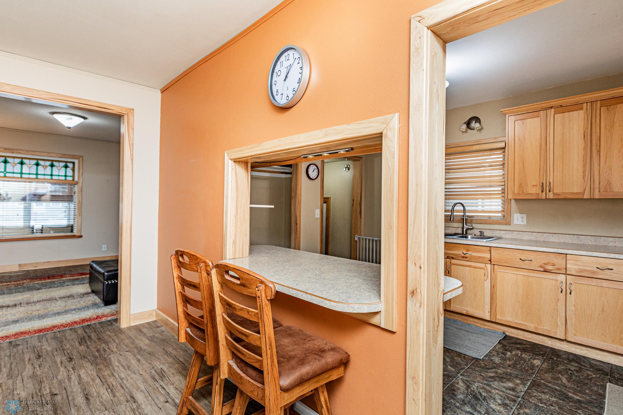 Counter Seating/Window to Kitchen