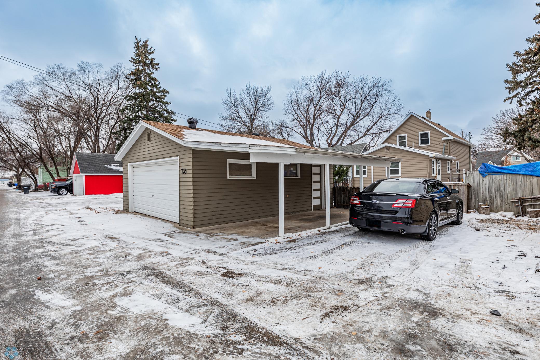 2 Stall Garage with Carport