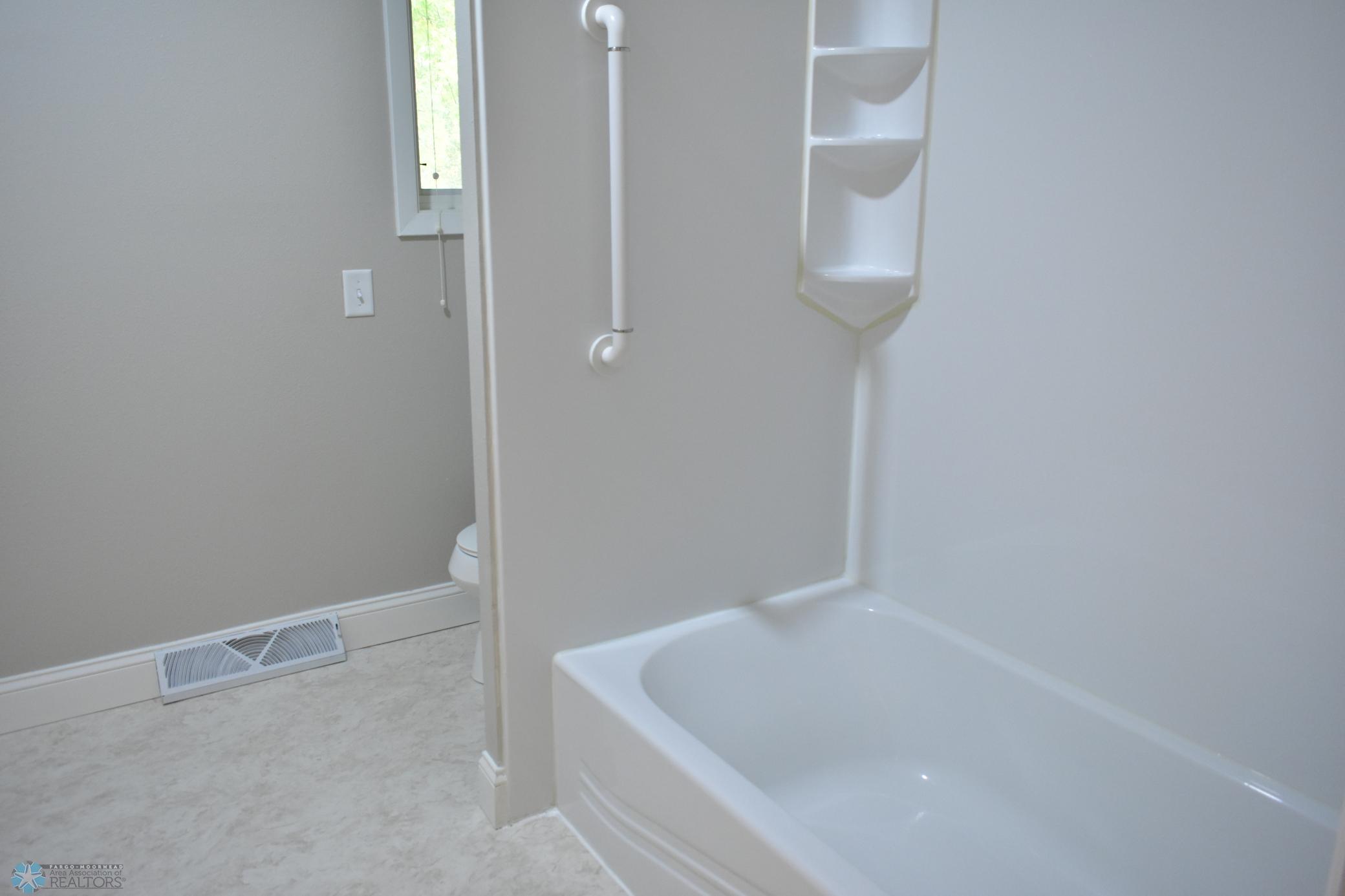 2nd Floor Full Bath
