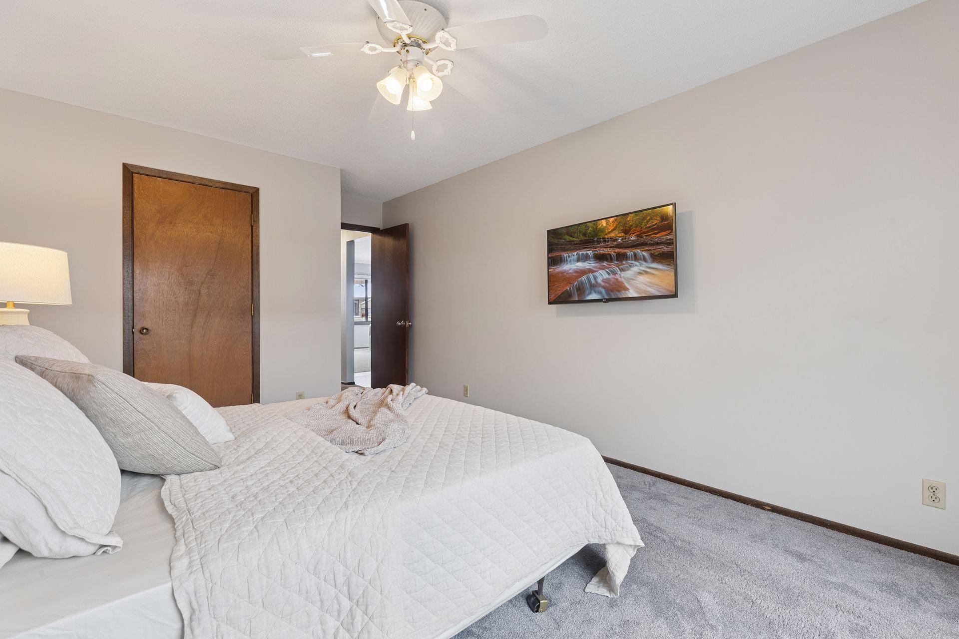 The wall TV Mount can stay with the Unit.